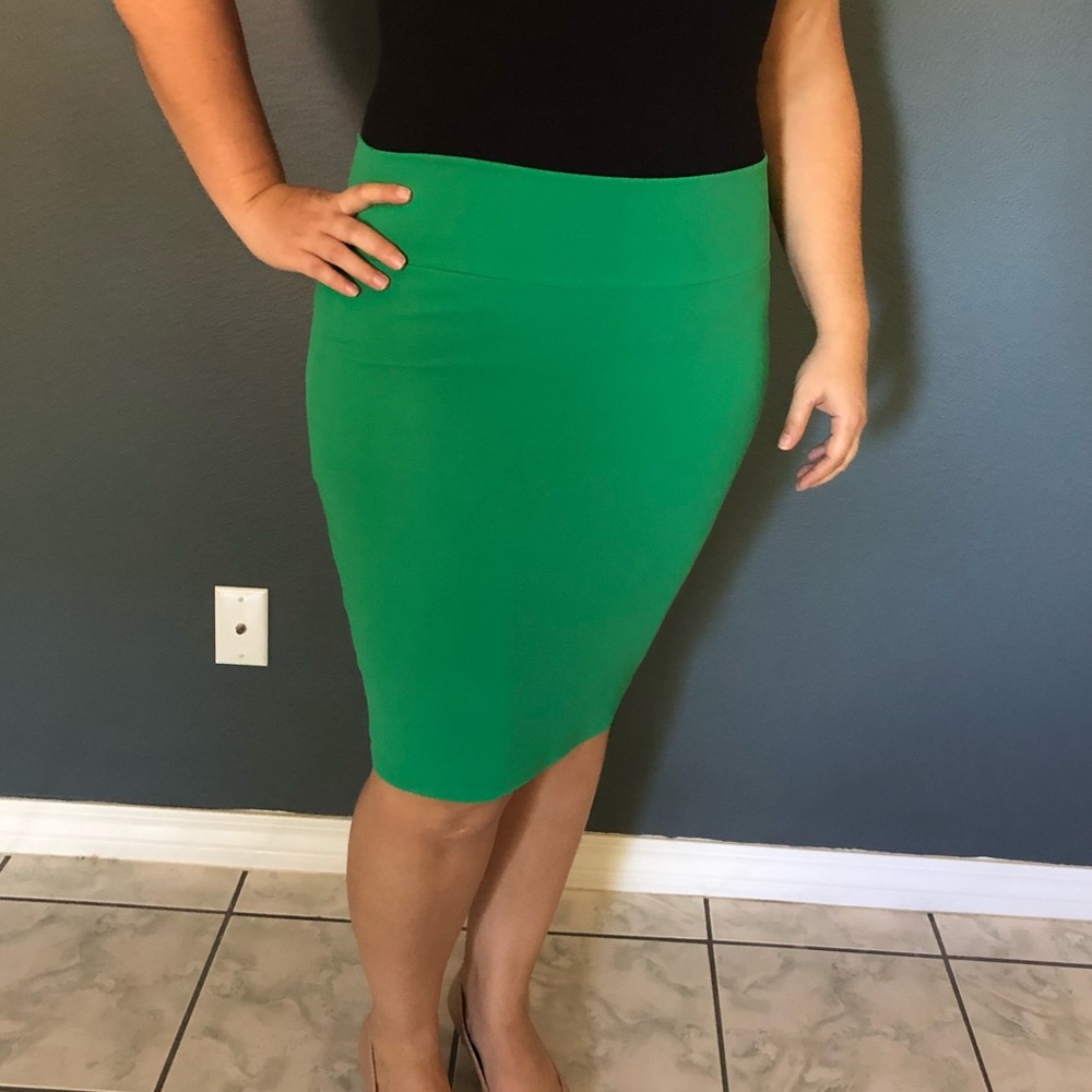 Kelly green Cassie Lularoe skirt
